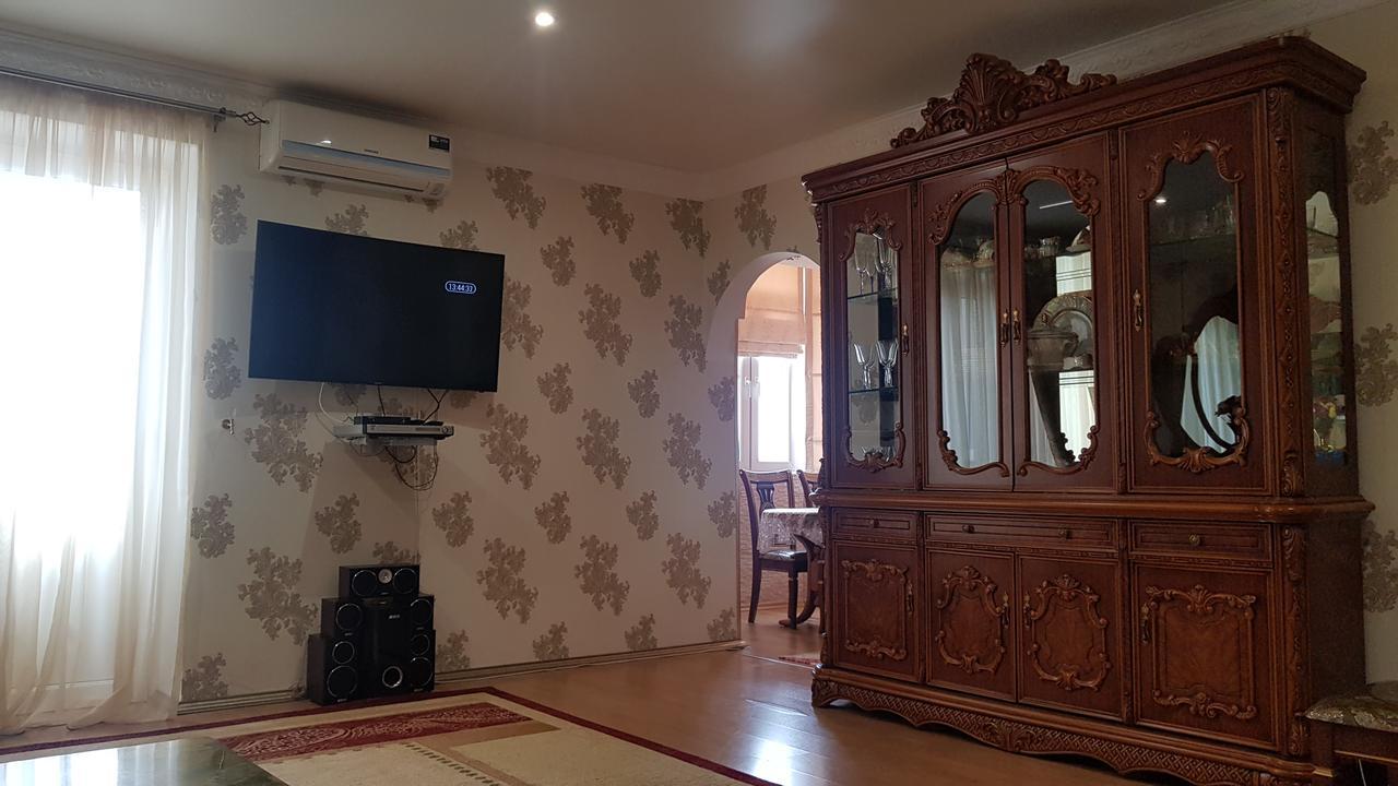 Люкс Апартаменты Центр Sukhumi Exterior photo