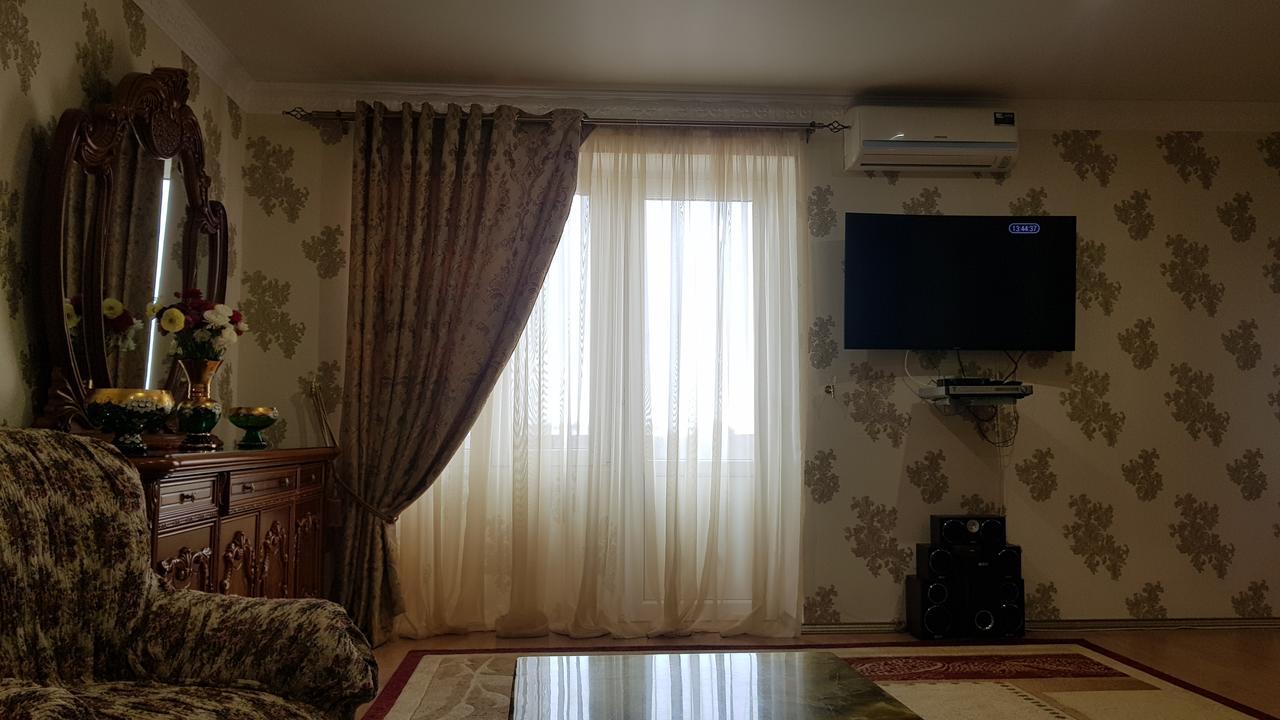 Люкс Апартаменты Центр Sukhumi Exterior photo